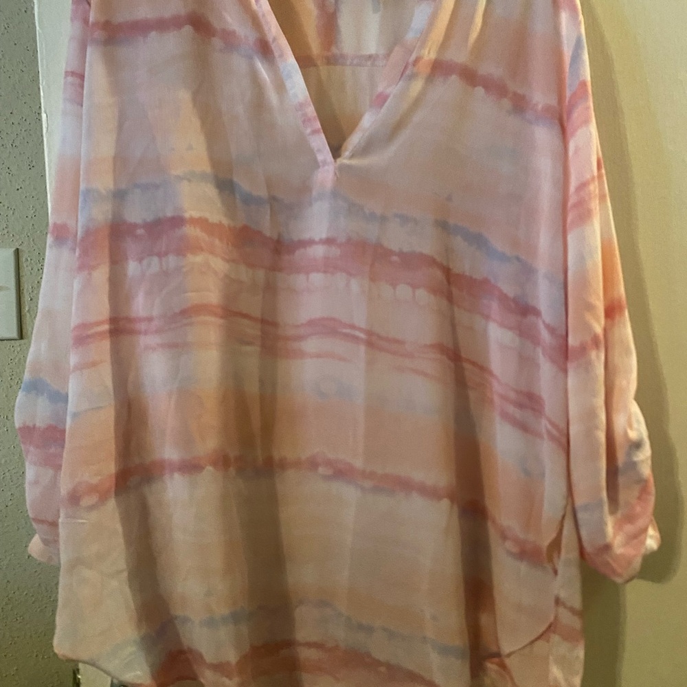 V-Neck Lightweight Tie-Dye Tunic in Pink and Cream